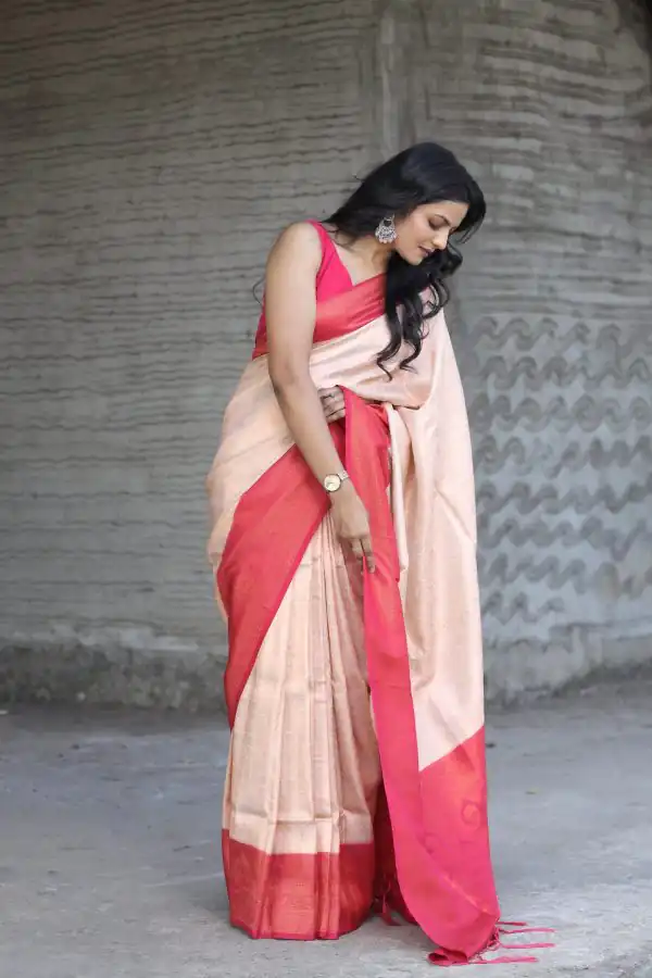 Dazzling Cream Pink  Soft Silk Beautiful Rich Pallu All Over Saree