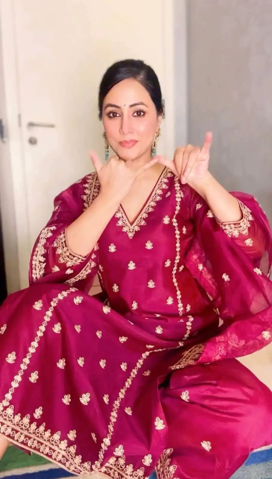 Fancy Pink Color Tapeta silk Thread Sequence Work Salwar Suit - Image 3