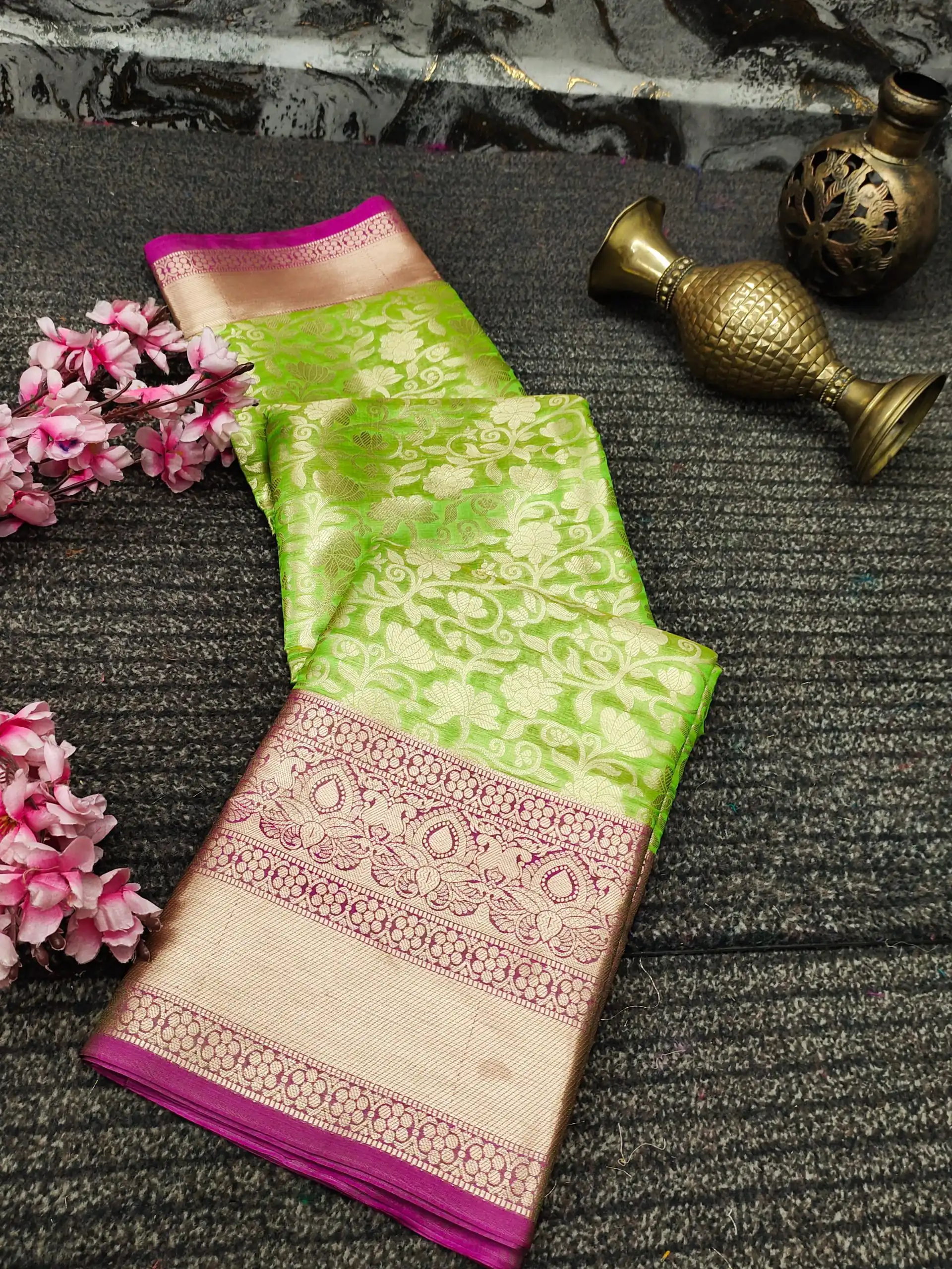 Nice Green Soft Organic Banarasi Silk Gold Zari Weaving Saree - Image 2