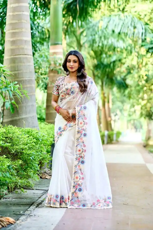 Nice White Color Organza Silk Embroidery Thread Work Saree