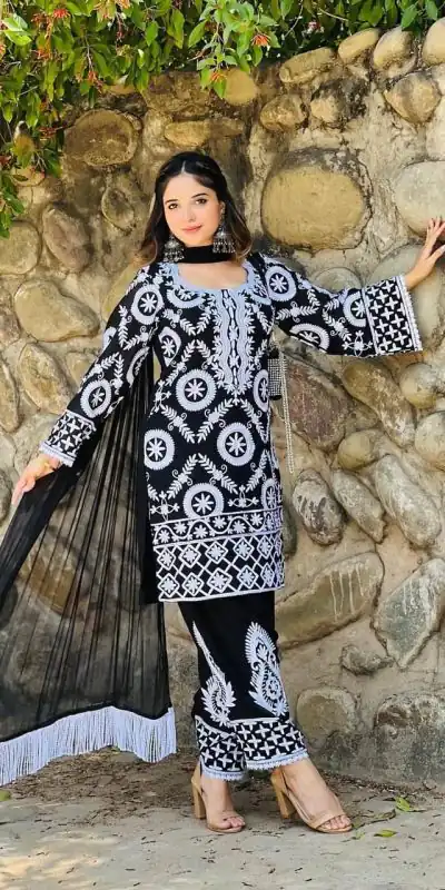 Perfect Black Color Foix Georgette Chine Stitched Salwar Suit