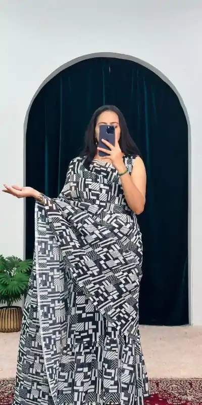 Stylish Black Color Georgette Digital Printed Work Saree