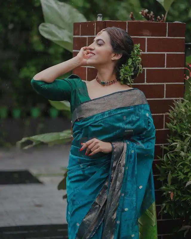 Beautiful Blue Color Soft Lilan Slab Weaving Work Saree - Image 5