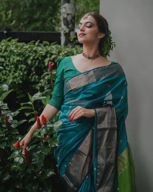 Beautiful Blue Color Soft Lilan Slab Weaving Work Saree - Image 3