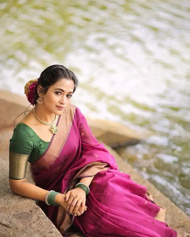 Beautiful Pink Color Soft Lilan Slab Weaving Work Saree - Image 4
