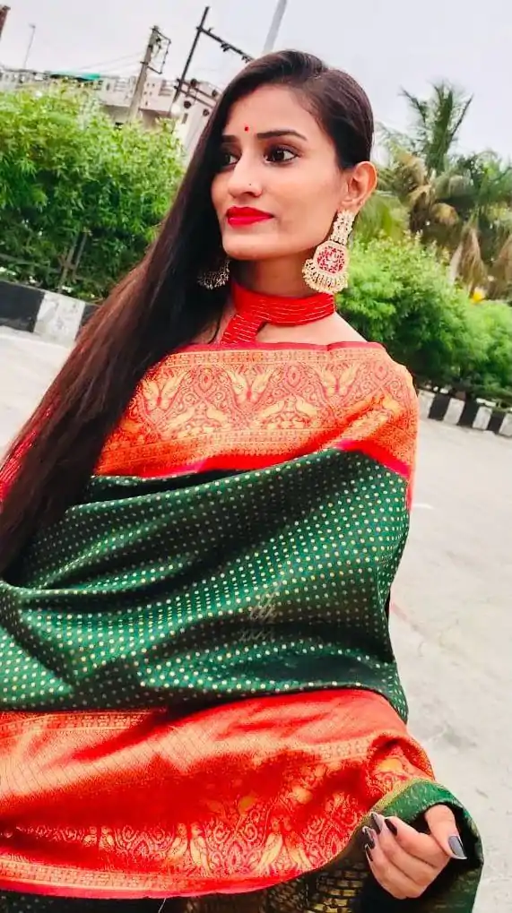 Dazzling Green Color Soft Lichi Silk Cloth Jacquard All Over Saree