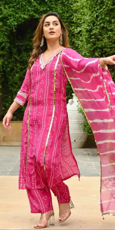 Aglow Pink Color Georgette Digital Printed Embroidery Salwar Suit
