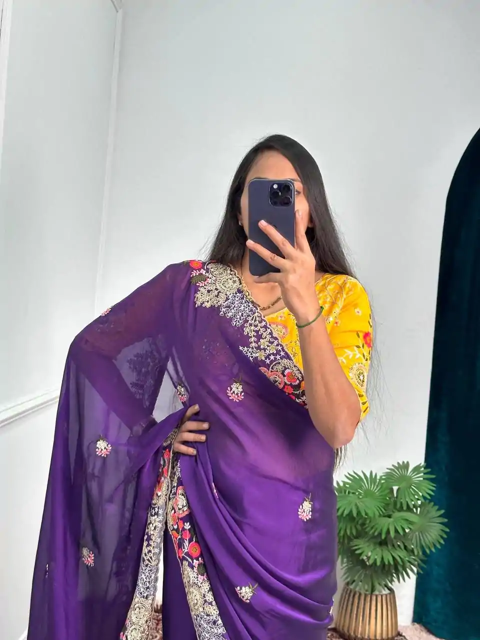 Fine Violet Color Blooming Rangoli Thread Embroidery Saree - Image 4