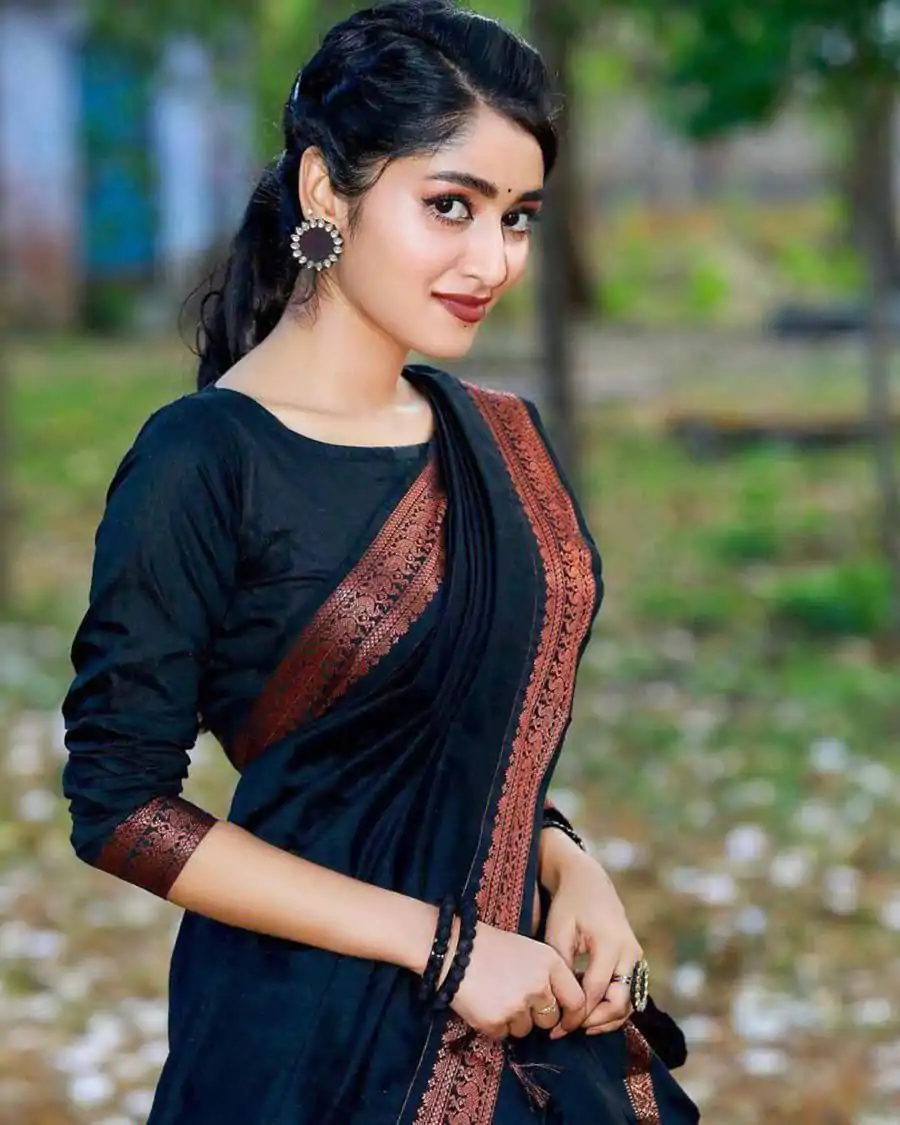Majestic Black Color Banarasi Soft Silk Ordinary Design Saree - Image 5