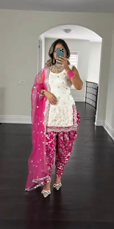 Pretty White Color Georgette Embroidery Salwar Suit