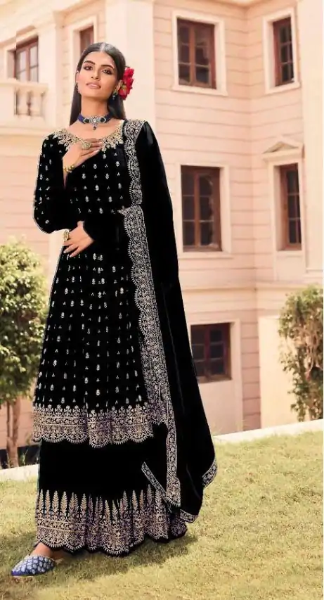 Dazzling Black Color Heavy Georgette Embroidery Salwar Suit