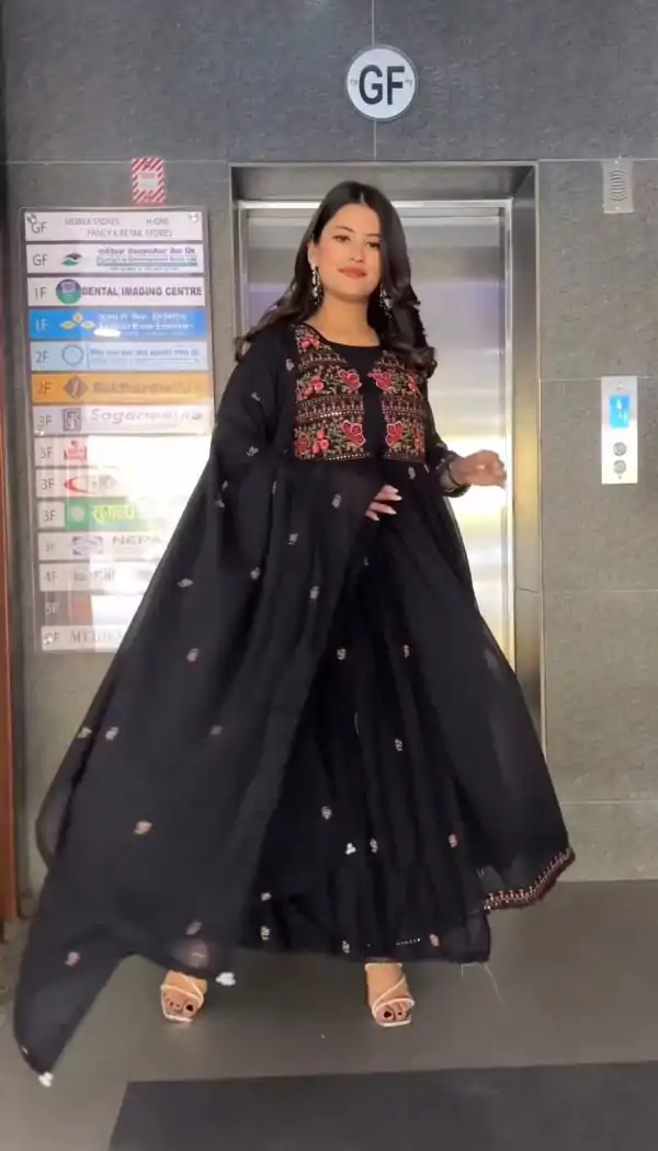 Graceful Black Color Foix Georgette Thread Sequence Salwar Suit