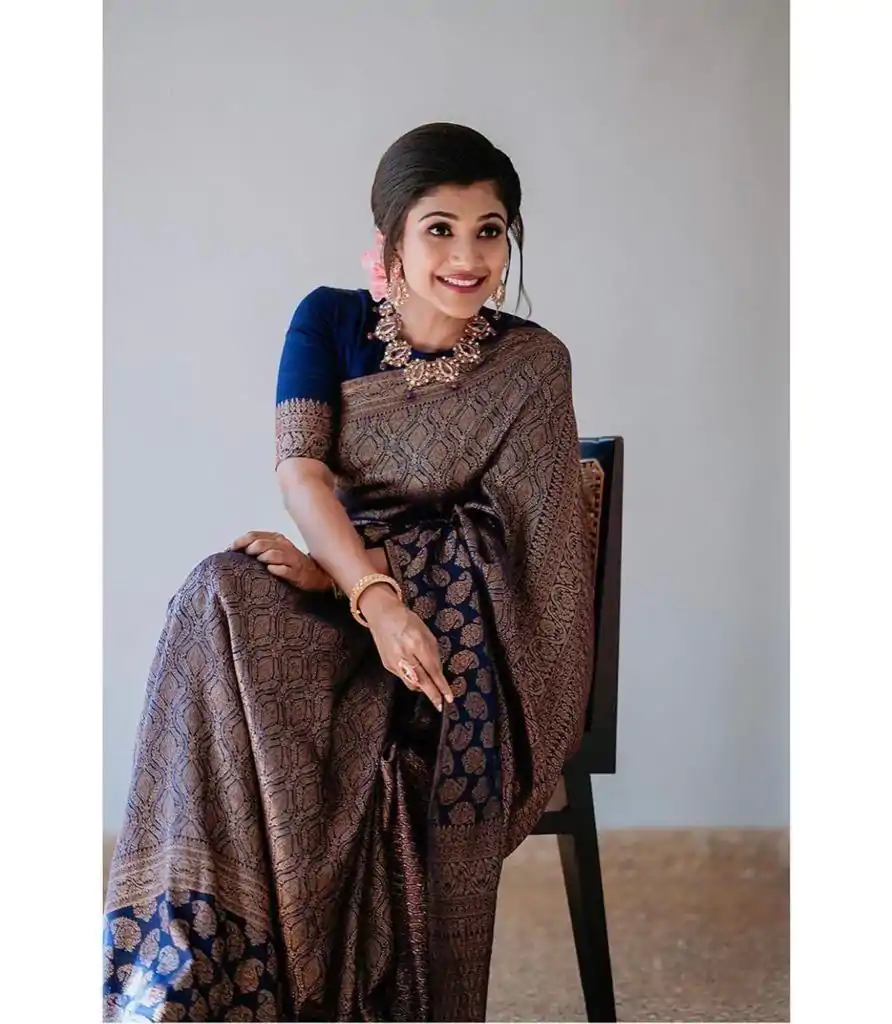 Beautiful Navy Blue Color Soft Lichi Silk Jacquard Work On All Over Saree - Image 4