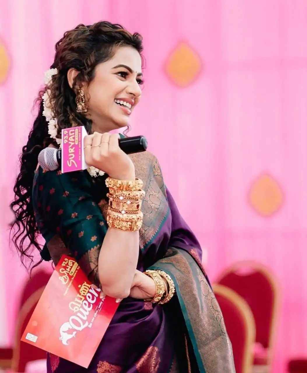 Beautiful Wine Color Soft Lichi Silk Jacquard Work On All Over Saree - Image 5