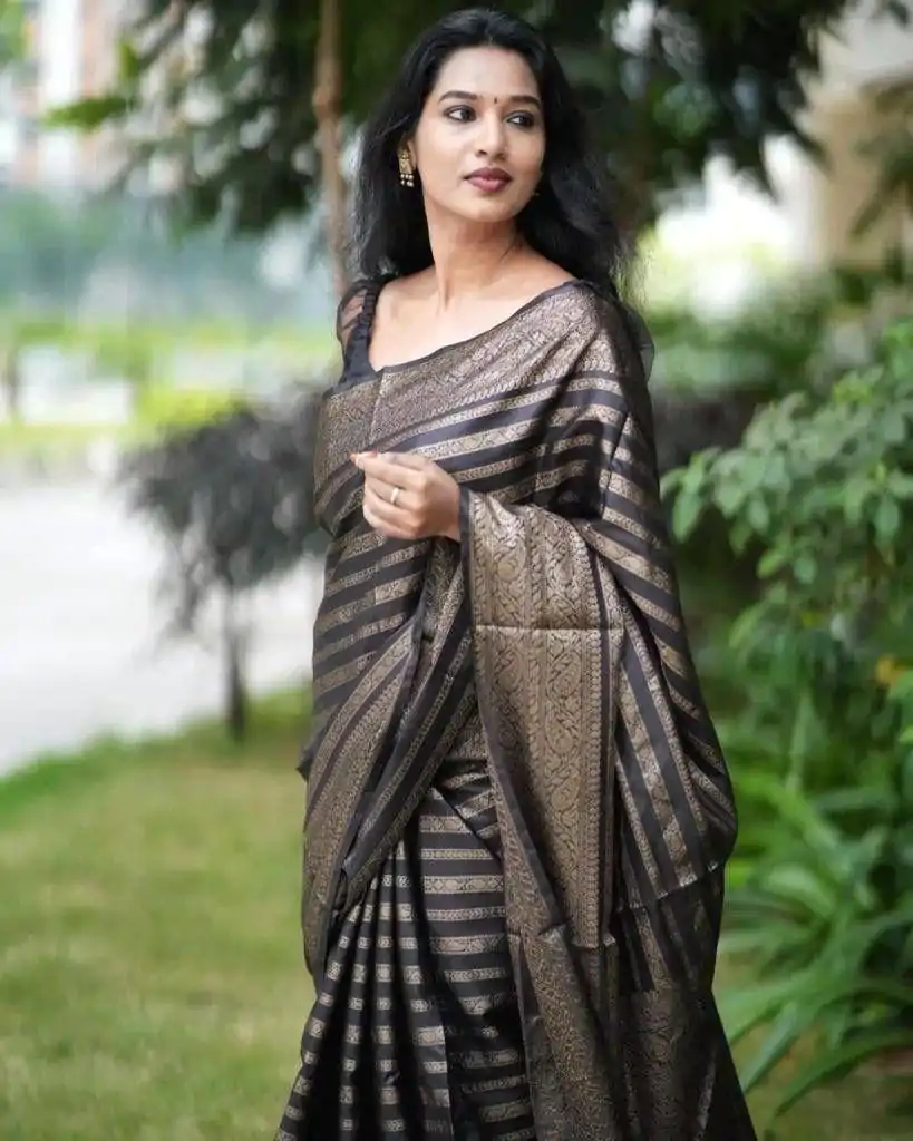 Fantastic Black Color Soft Lichi Silk Jacquard Work On All Over Saree - Image 5