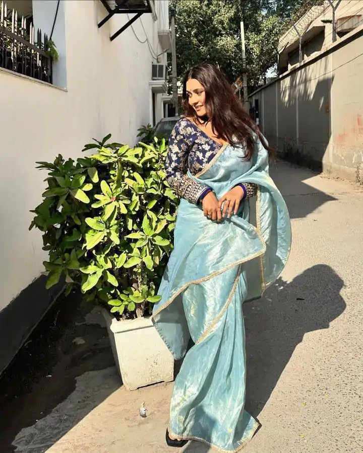 Gorgeous Sky Blue Color Pure Tissue Crush Silk Fabric With Fancy Lace Saree - Image 2