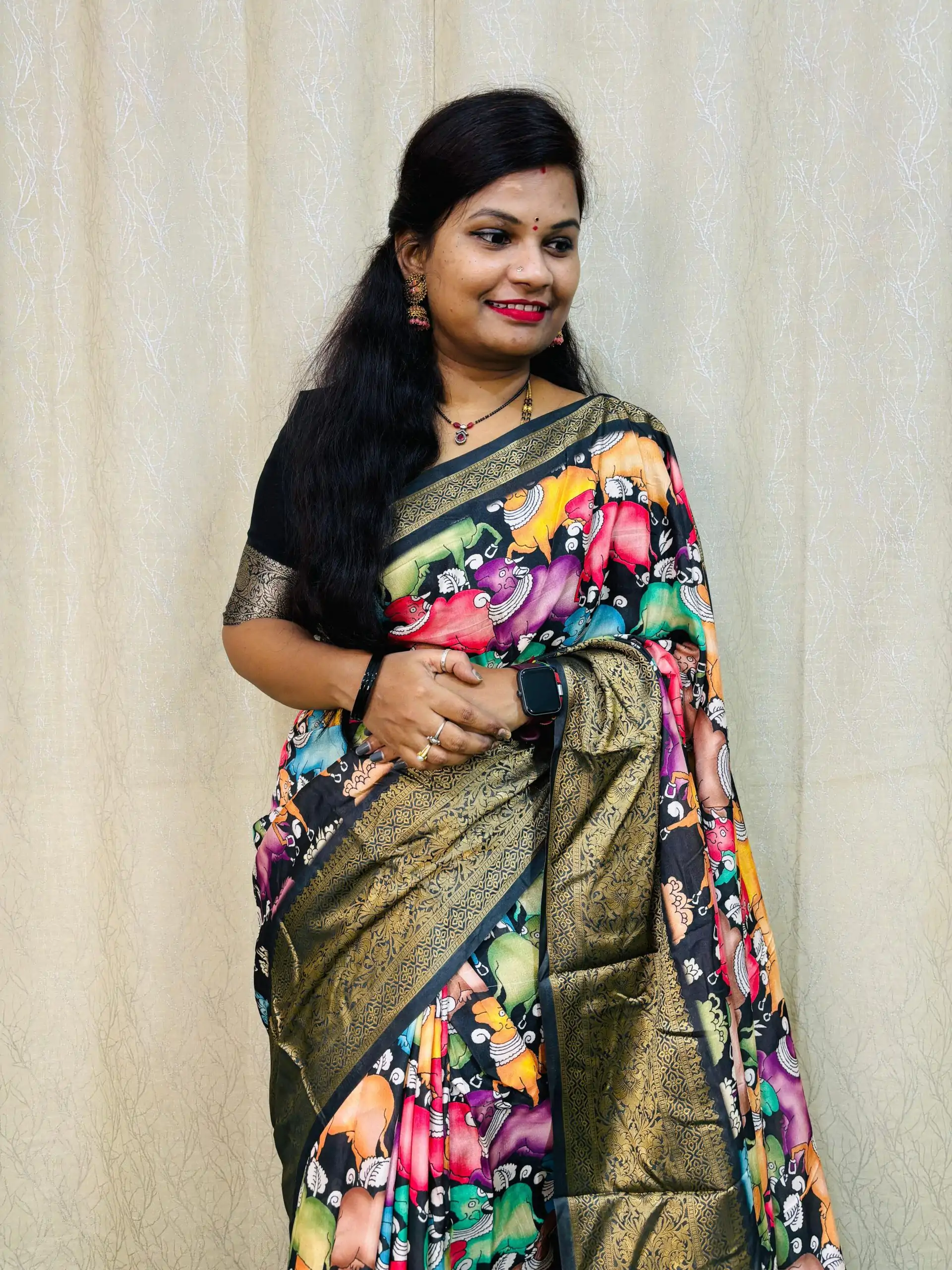 Perfect Black Color Jacquard Dola Silk With Kalamkari Print Saree - Image 3