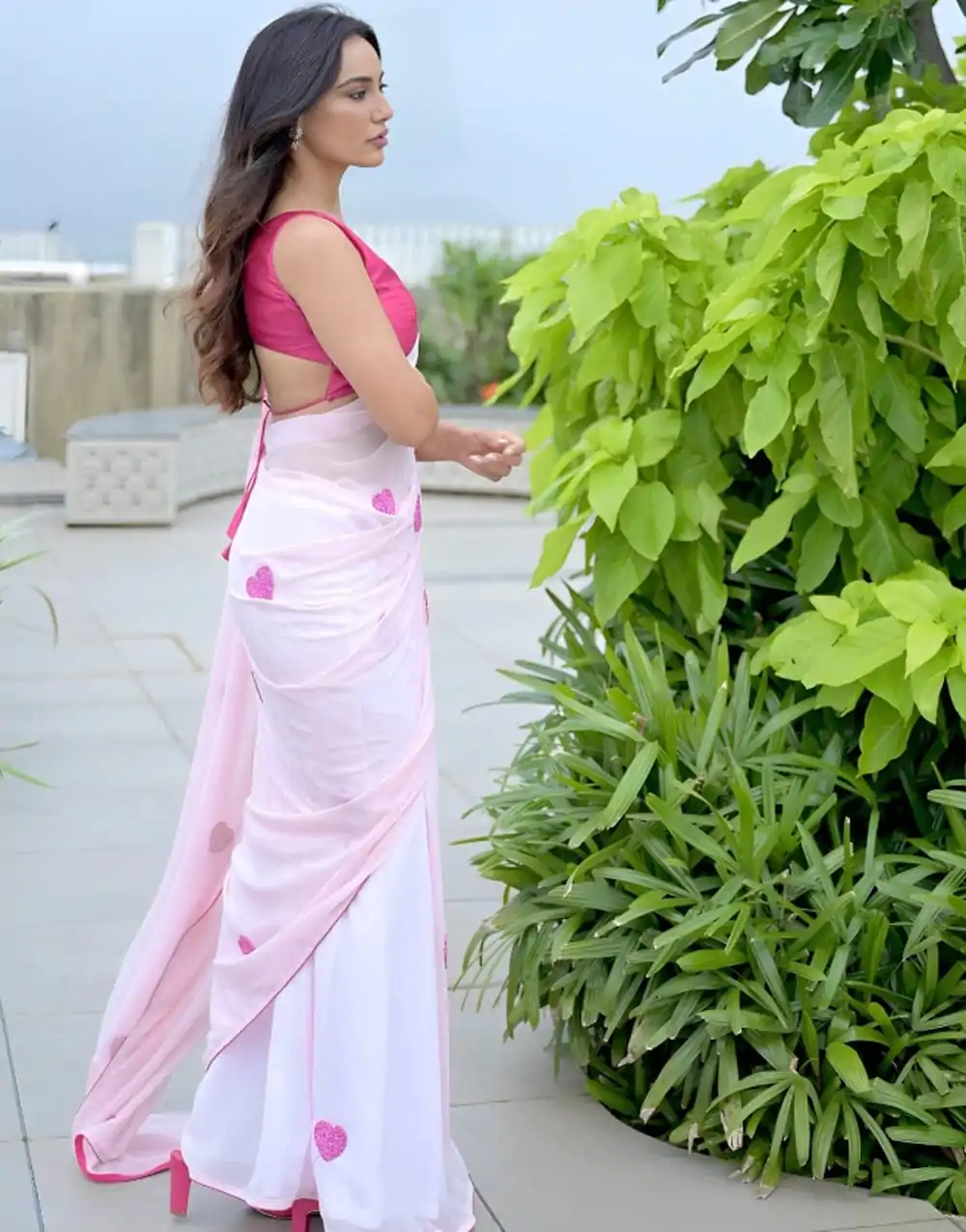 Stunning Light Pink Color Soft Georgette Silk With Embroidery Heart Design Saree - Image 2