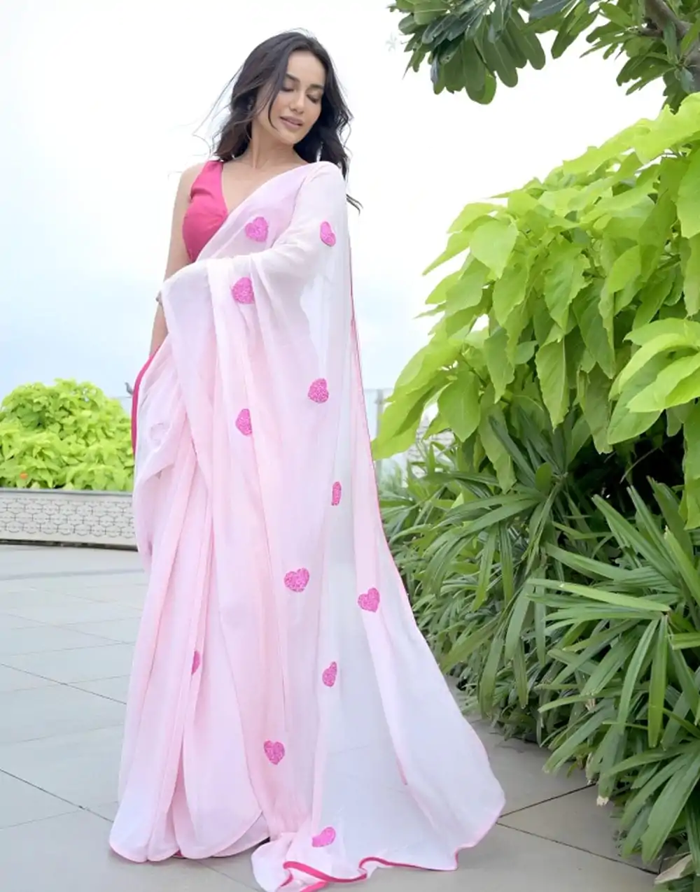 Stunning Light Pink Color Soft Georgette Silk With Embroidery Heart Design Saree - Image 10