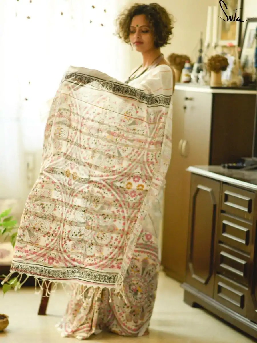 Wonderful White Color Heavy Dola Silk Digital Print Saree - Image 2