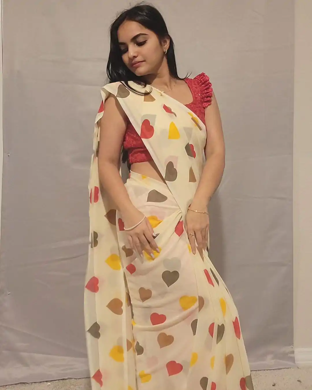 Amazing Half White Color Soft Georgette Silk Digital Print Heart Design Ready To Wear Saree - Image 9