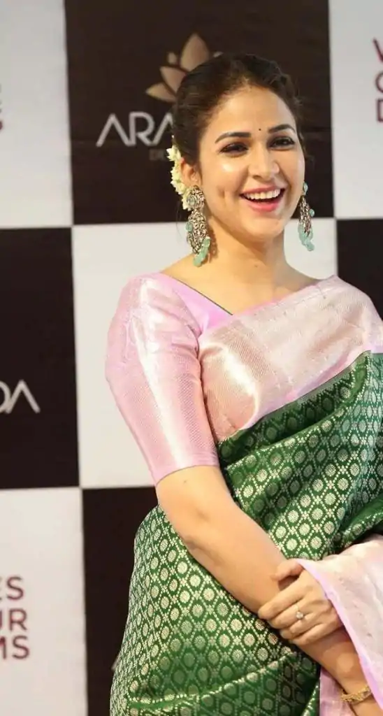 Graceful Green Color Soft Litchi Silk Jacquard Work On All Over Saree - Image 3