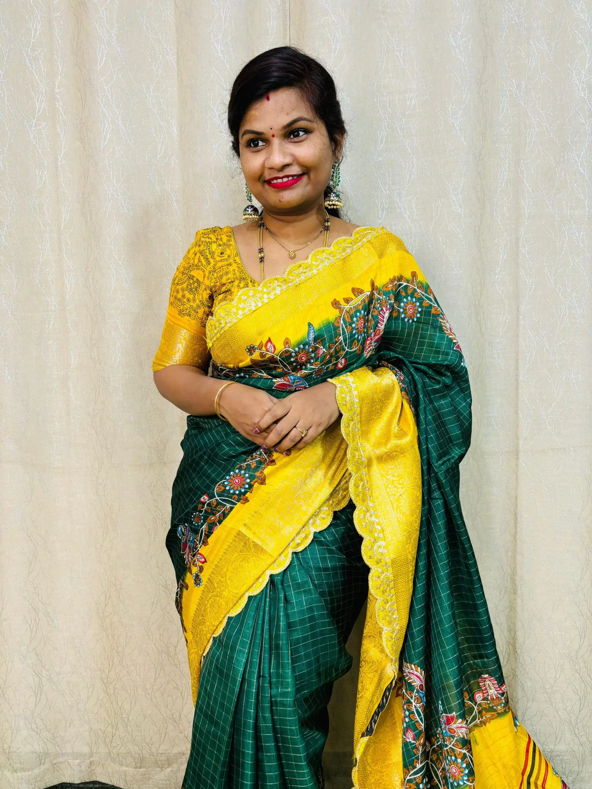 Graceful Green Color dola mangalagiri checks All Over Kalamkari Floral Print Saree - Image 2
