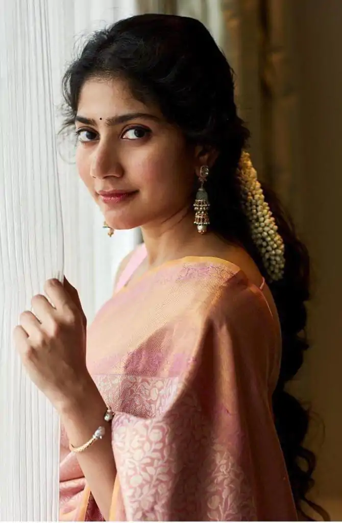 Perfect Pink Color Soft Litchi Silk Jacquard Work On All Over Saree - Image 2