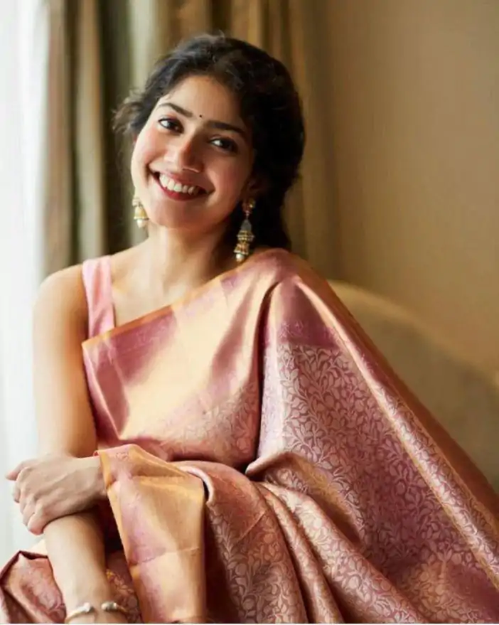 Perfect Pink Color Soft Litchi Silk Jacquard Work On All Over Saree - Image 5