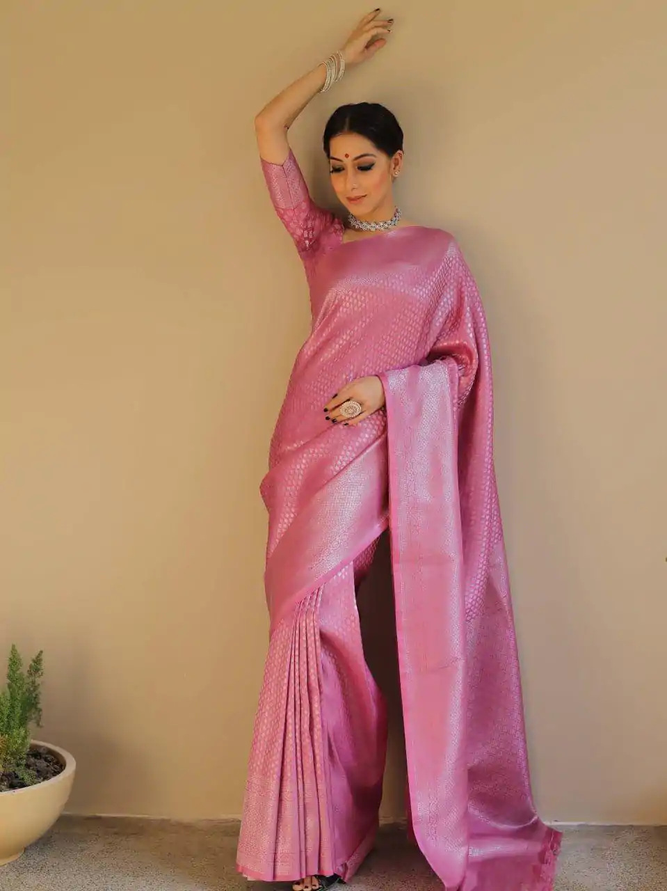 Pretty Light pink Color Soft Lichi Silk Jacquard Work On All Over Saree - Image 2