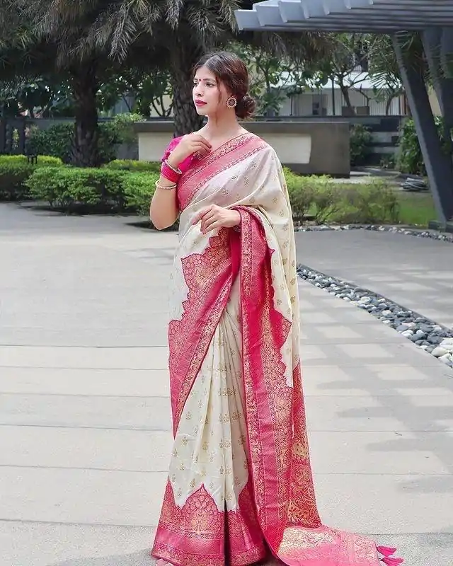 Superb Half White Color Soft Lichi Silk Jacquard Work On All Over Saree - Image 4