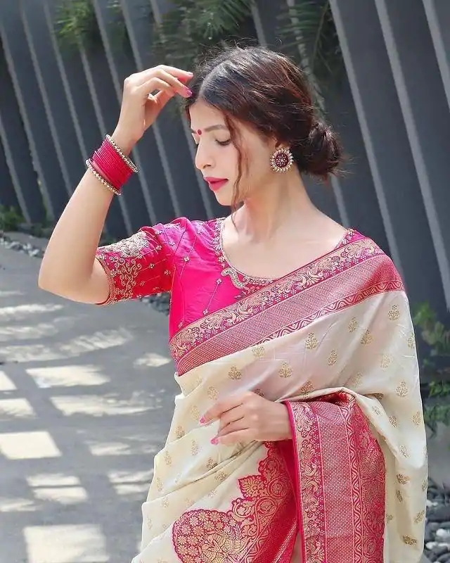 Superb Half White Color Soft Lichi Silk Jacquard Work On All Over Saree - Image 8