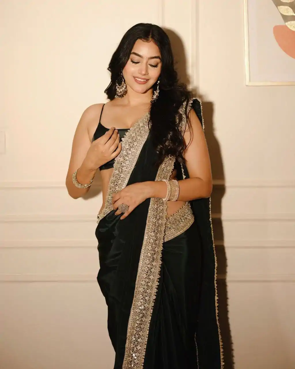 Wonderful Black Color VI Chitra Silk Embroidery Sequence & Coadding Lace Border Saree - Image 3