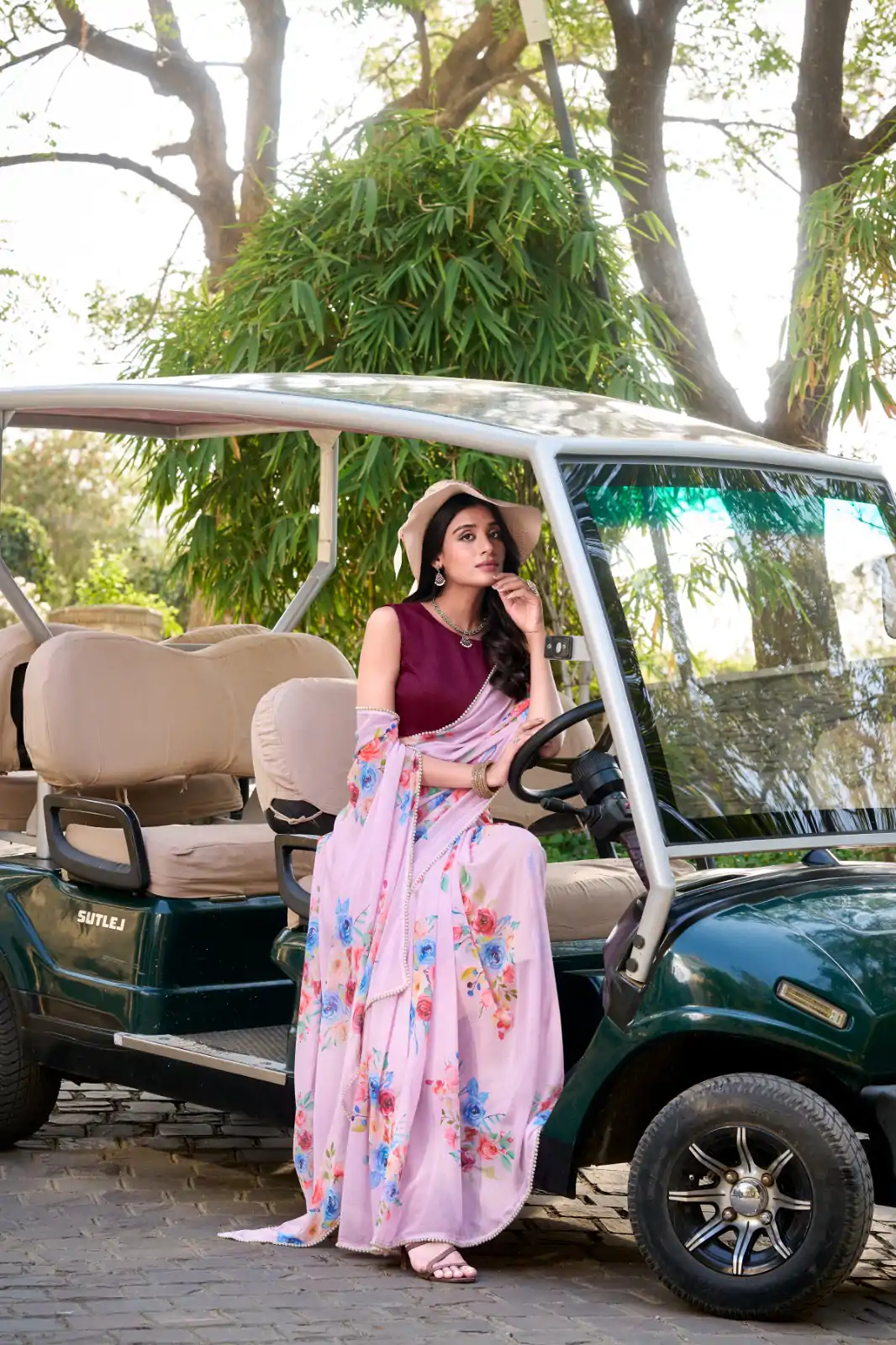 Amazing Light Pink Color Weightless Marble Floral Printed Saree - Image 2