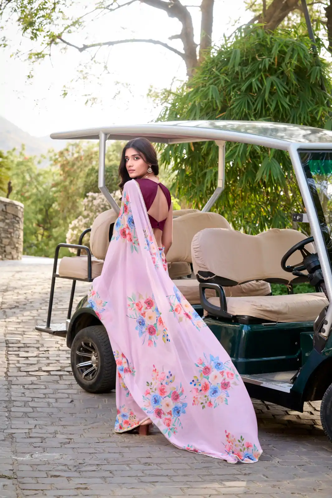 Amazing Light Pink Color Weightless Marble Floral Printed Saree - Image 3