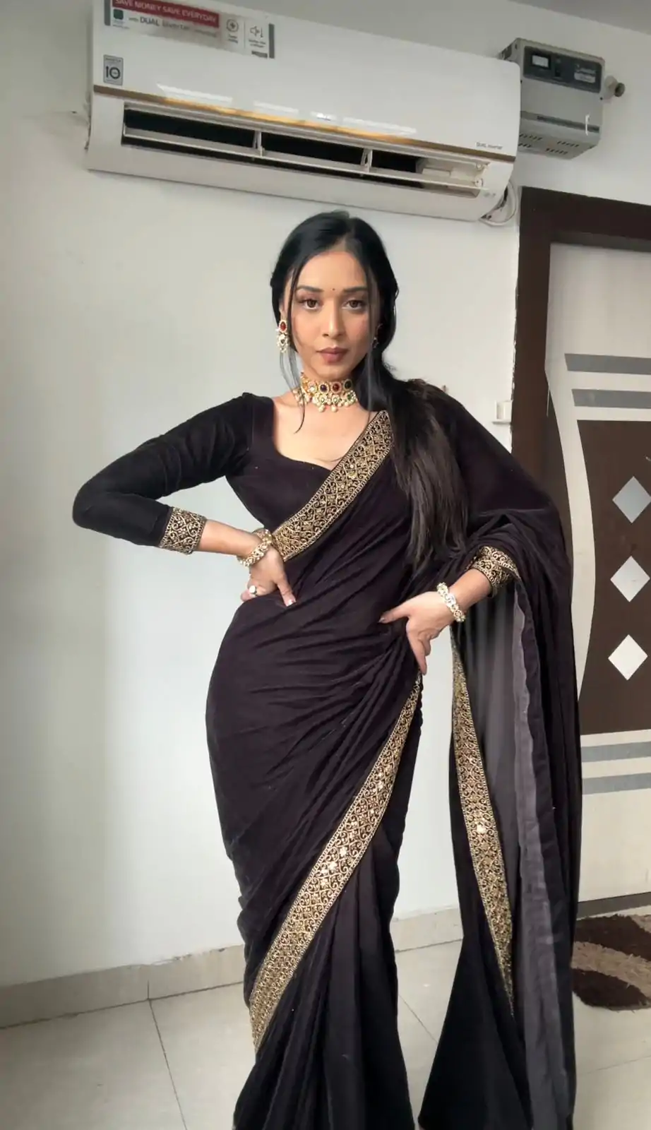 Beautiful Black Color Pure 9000 Velvet With Embroidery Lace Border Saree - Image 2