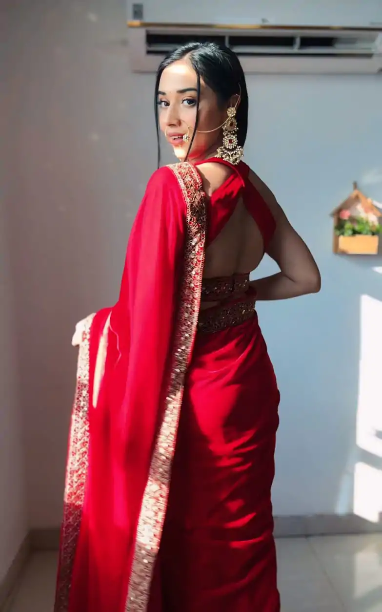Beautiful Red Color Pure 9000 Velvet With Embroidery Lace Border Saree - Image 2