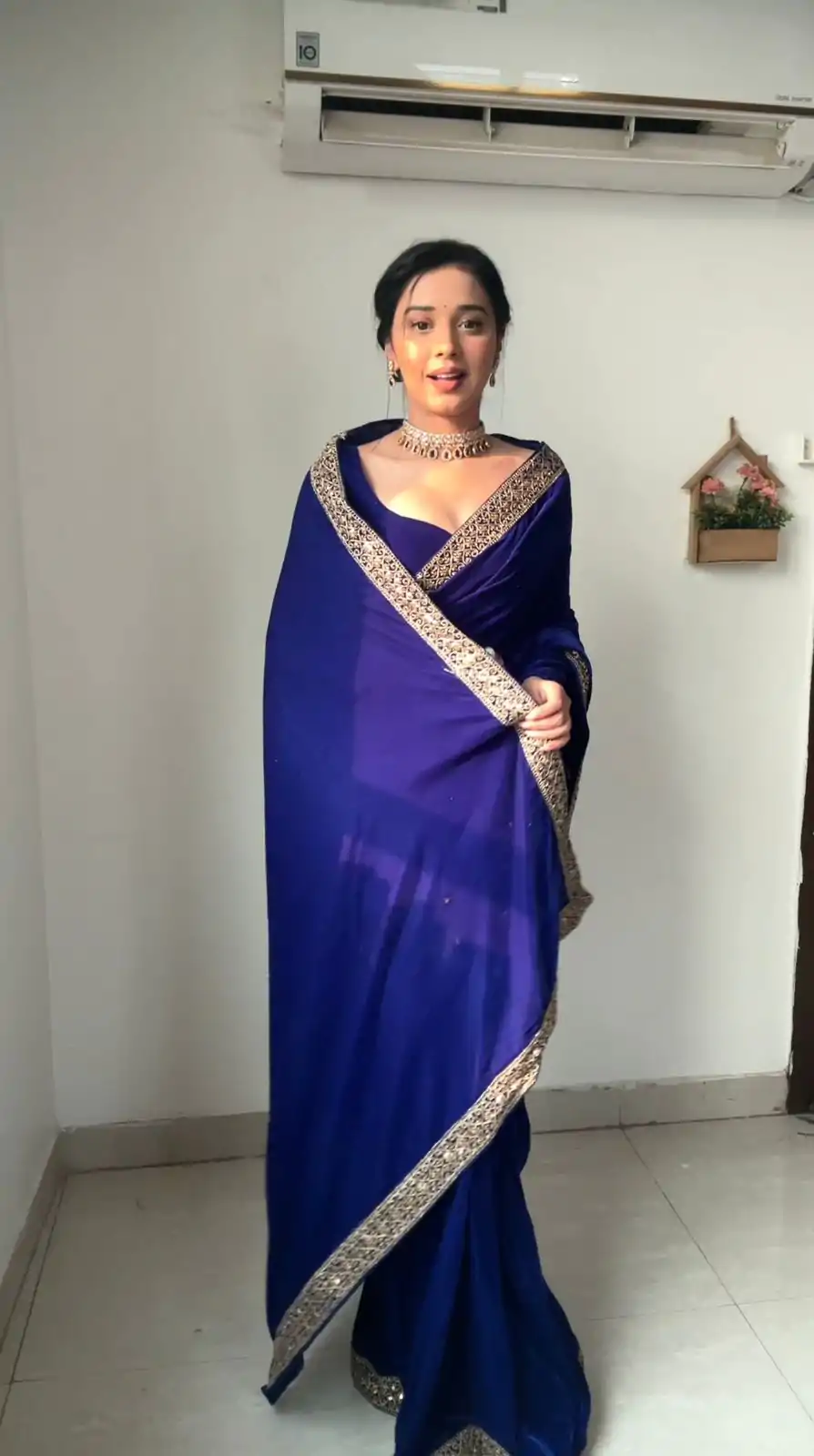 Beautiful Royal Blue Color Pure 9000 Velvet With Embroidery Lace Border Saree - Image 2