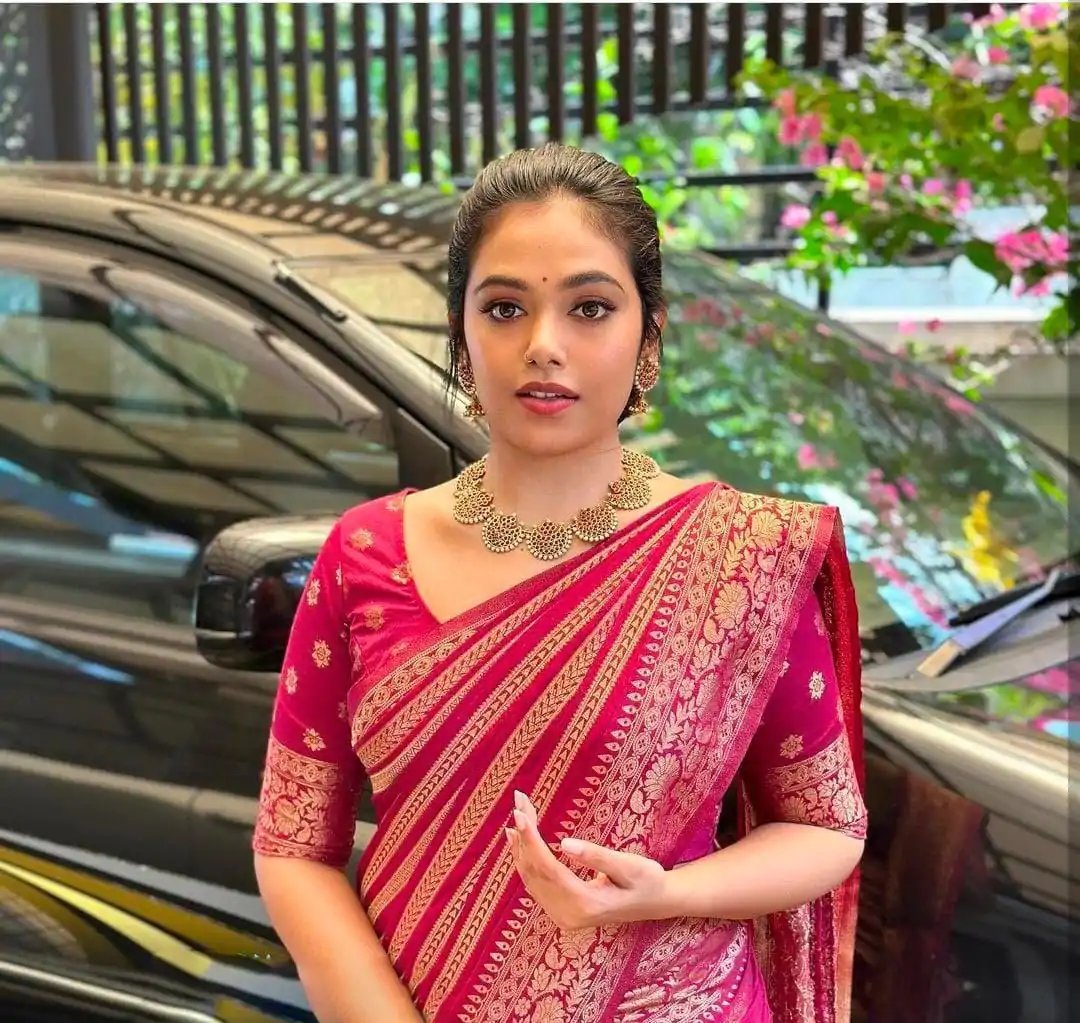 Bright Red Color Soft Litchi Silk On All Over Saree - Image 5