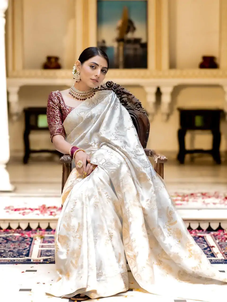 Bright White Color Soft Litchi Silk All Over Weaving Saree - Image 4