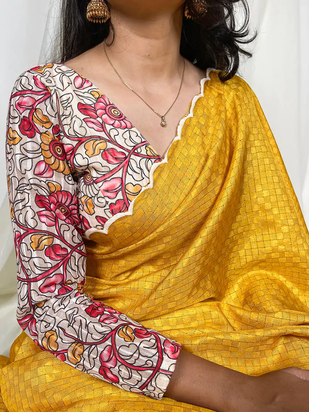 Dazzling Yellow Color Gadwall Chex Arce Work Saree - Image 5