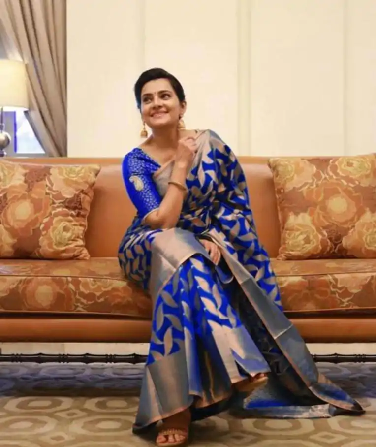 Fantastic Royal Blue Color Soft Litchi Silk All Over Weaving Saree - Image 2