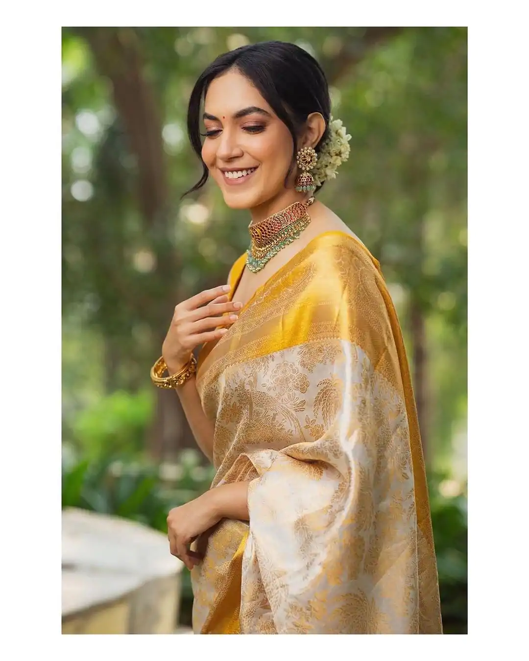 Fantastic Yellow Color Soft Lichi Silk Golden Jari Jacquard border Saree - Image 5