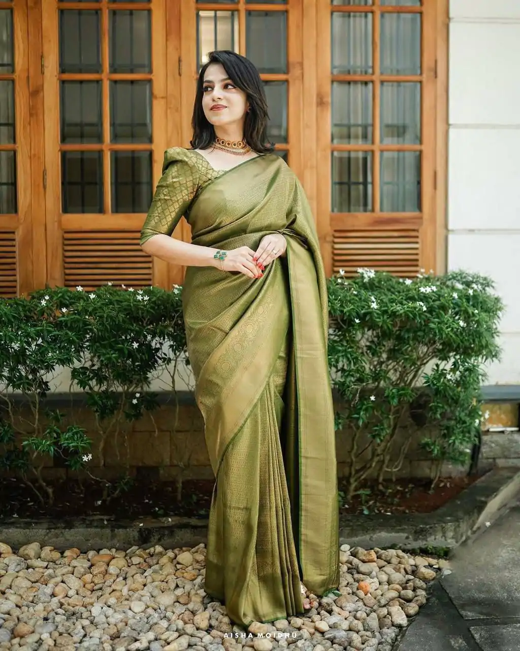 Glowing Mehndi Color Lichi Silk Jacquard Work On All Over Saree - Image 5