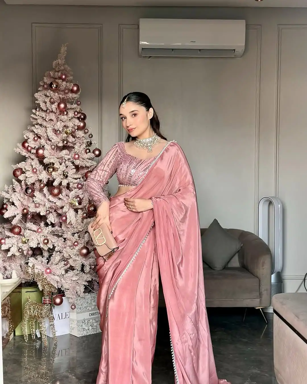 Glowing Peach Color Crepe Silk With Kody Lace Work Saree - Image 3