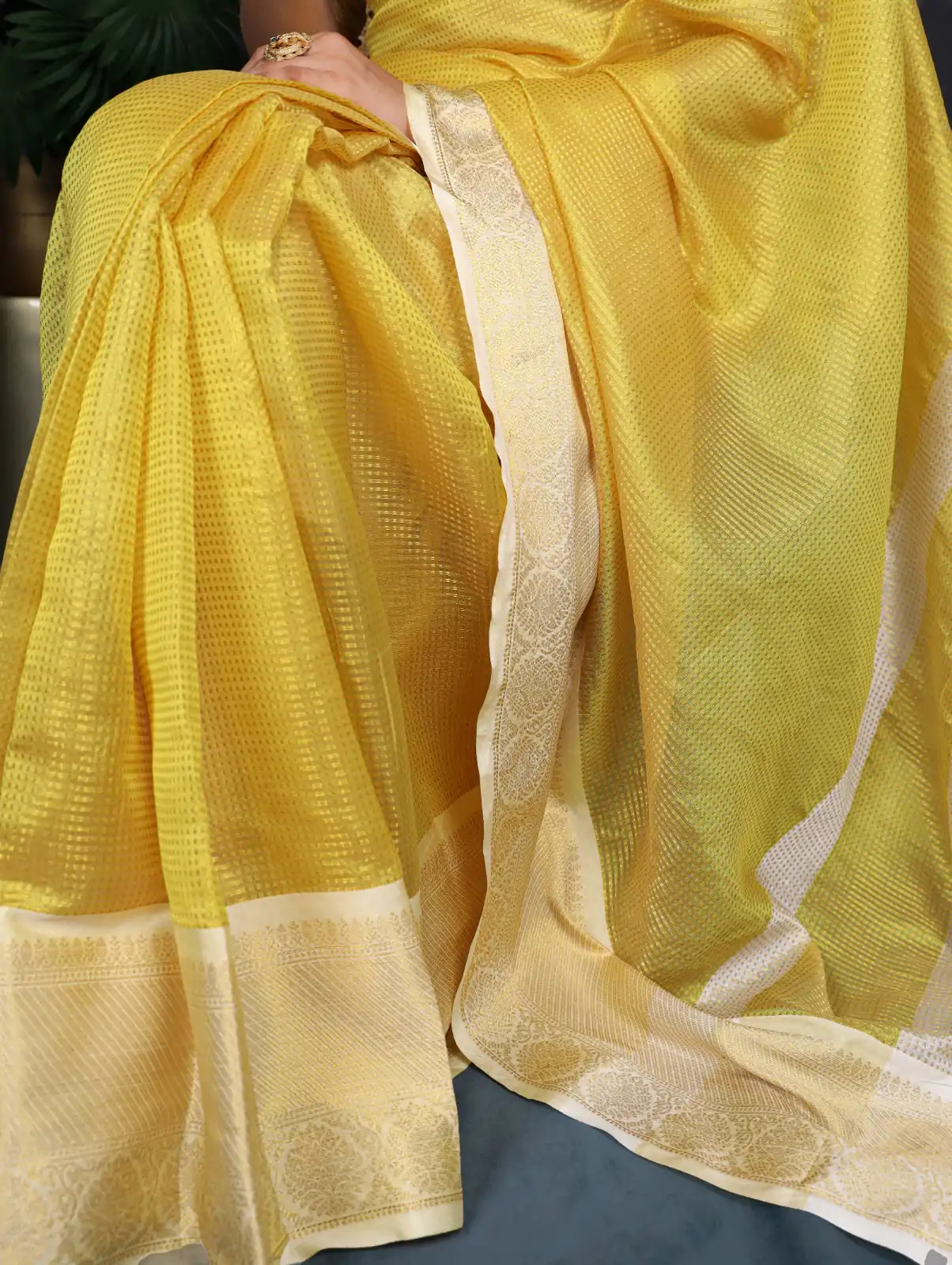 Magical Yellow Color Jacquard Chex Zari Weaving Work Saree - Image 4