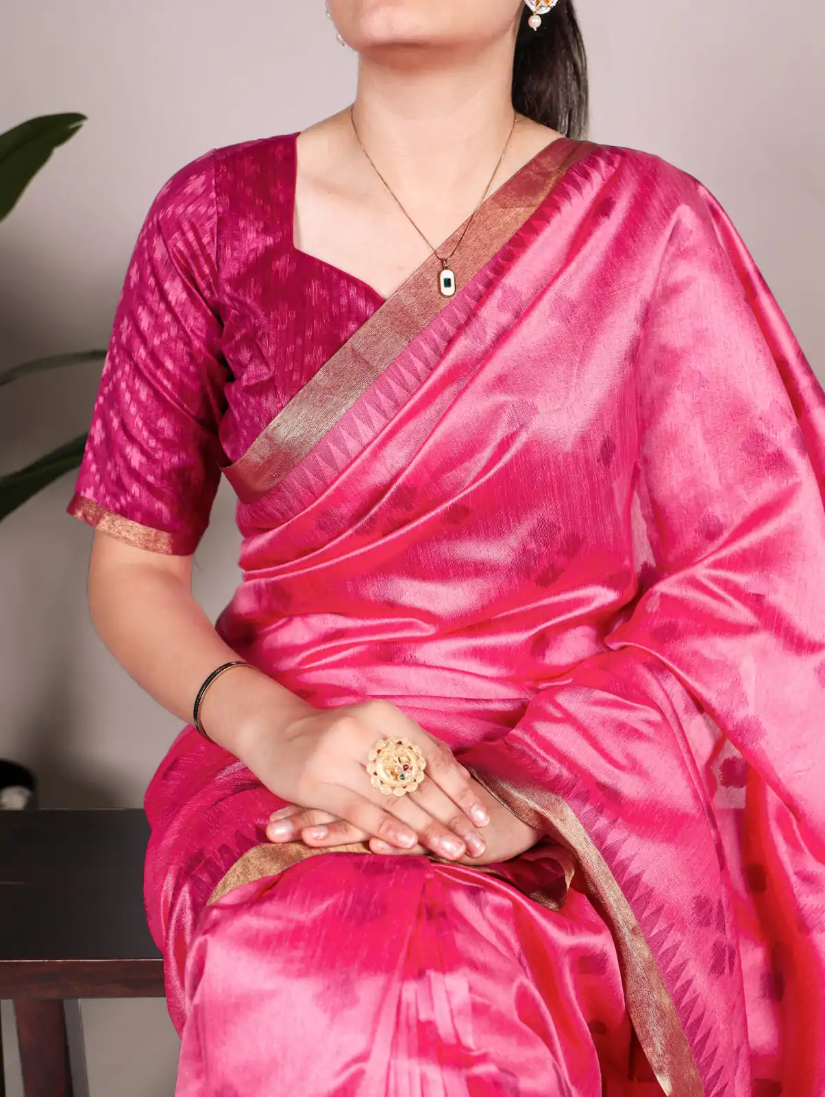 Superb Pink Color Jacquard Silk Patola Print With Zari Saree - Image 2