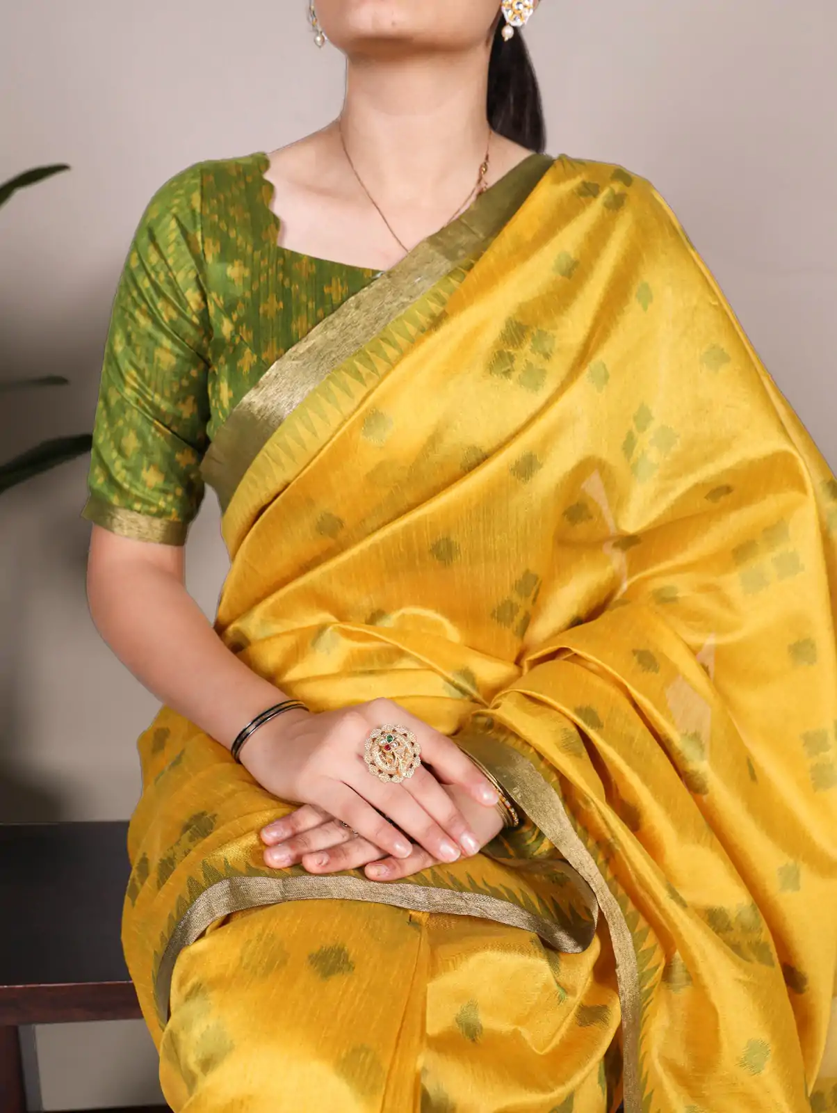 Superb Yellow Color Jacquard Silk Patola Print With Zari Saree - Image 2