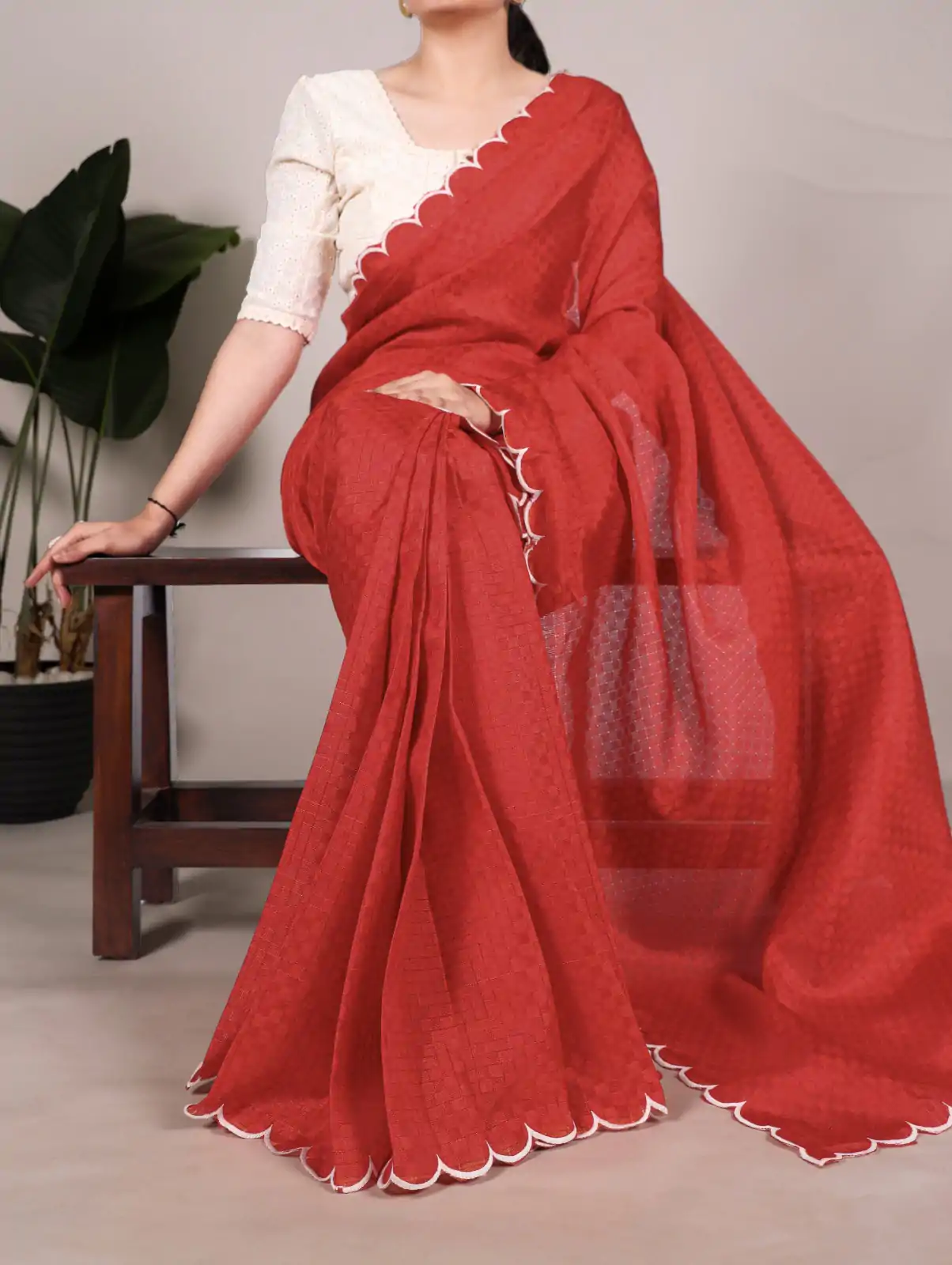 Red Gadhawal Arca Work Saree - Image 2