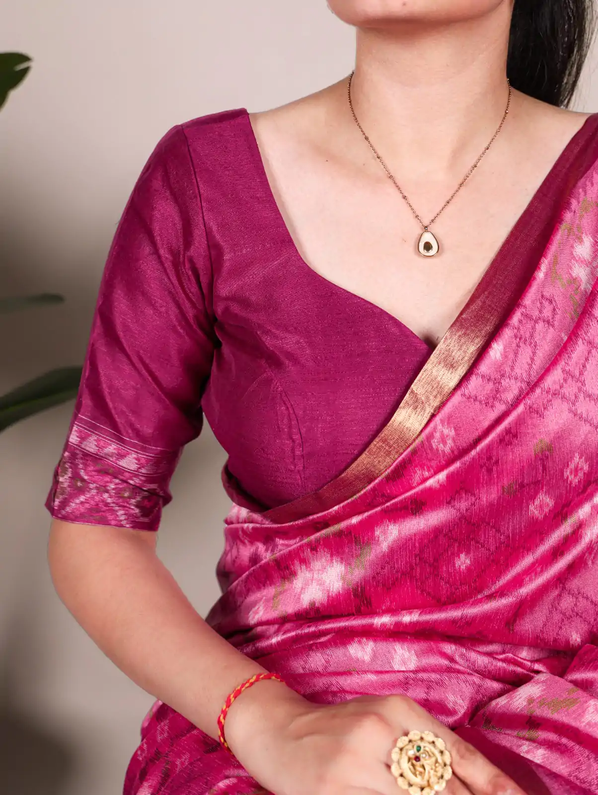 Pink Jacquard Patola Saree - Image 2